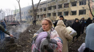 У Маріуполі рашисти обстріляли пологовий будинок. ФОТО: Євген Малолєтка