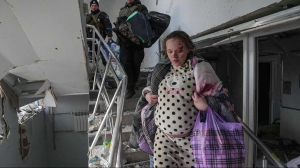 У Маріуполі рашисти обстріляли пологовий будинок. ФОТО: Євген Малолєтка