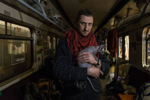 Люди у харківському метро