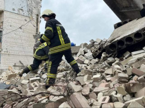 У Бородянці рятувальники почали розбирати завали