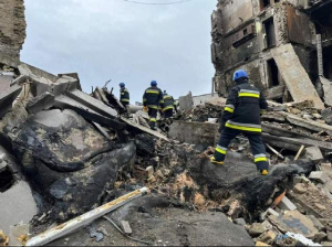 У Бородянці рятувальники почали розбирати завали
