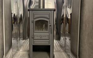 Переселенці з Києва створюють модульні будинки на Буковині