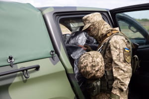 Порошенко подарував пікапи