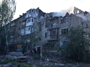 Разрушенный российской ракетой дом в Николаеве