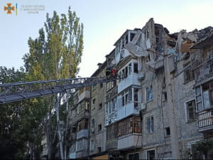 Разрушенный российской ракетой дом в Николаеве