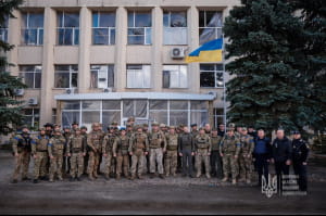 Поднятие украинского флага в Лимане