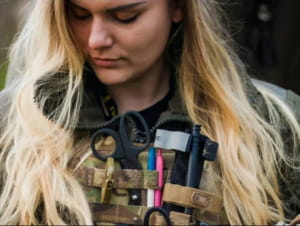 "Жінки на фронті"