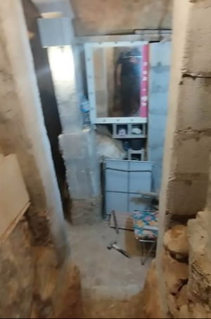 Хлопець посварився з батьками і вирив підземний будинок