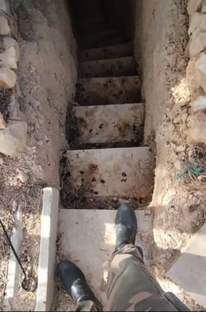 Хлопець посварився з батьками і вирив підземний будинок