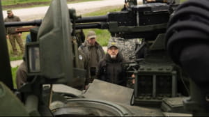 Резніков тестує танк "Оплот"