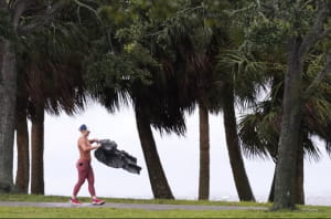 Японию накрыл мощный тайфун