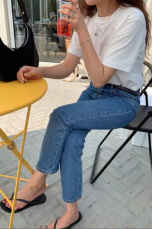 В'єтнамки на плоскій підошві