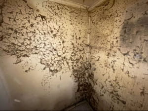 Брудний будинок