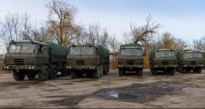 Порошенко з командою привіз техніку в 10-й армійський корпус ЗСУ