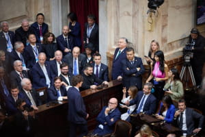 Владимир Зеленский и Виктор Орбан в парламенте Аргентины