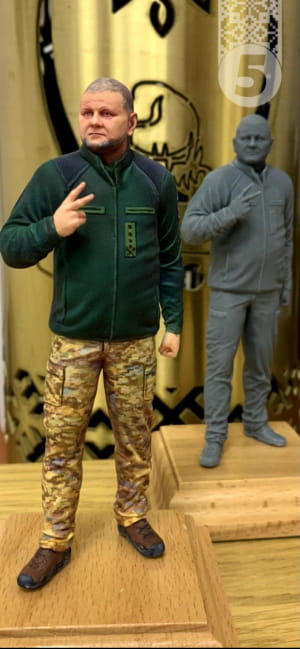 Фигурки Залужного