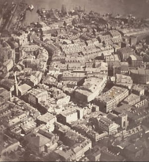 Первый аэрофотоснимок, 1860 год. Снимок Бостона, который виден с высоты более 2000 футов, сделан Джеймсом Уоллесом Блэком и Сэмюэлем Арчером Кингом.