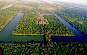 Вид на Ангкор-Ват с высоты птичьего полета.