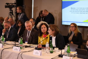 Перша міжнародна конференція на захист української спадщини