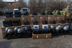 Порошенко привіз допомогу війську