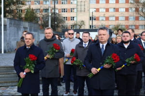 До Львова прибув міністр закордонних справ Нідерландів