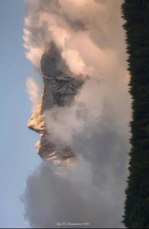 Горный массив Гран-Сассо, Италия. Фотограф Уго Ди Джаммарко признался: "Я не редактировал изображение, я просто вернул его и исправил цветовой баланс".