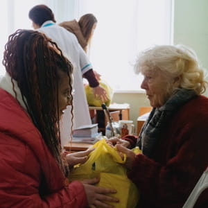 Підтримка літній людей