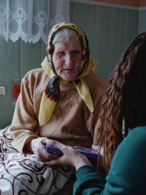 Підтримка літній людей