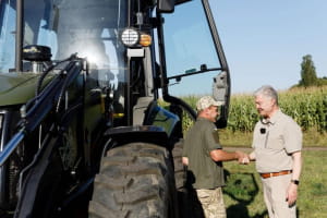 Помощь военным