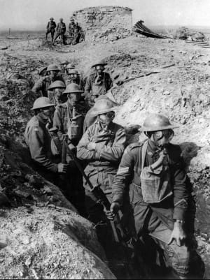 Австралійські солдати в окопах, 1917