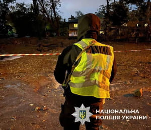 Полиция фиксирует последствия обстрела