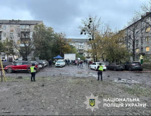 Полиция фиксирует последствия обстрела