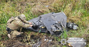 Правоохранители ликвидируют обезвреживать боевые элементы российских ракет и беспилотников