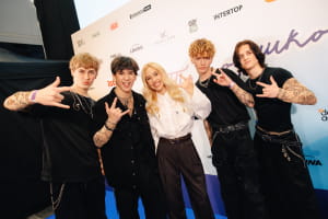 "Під подушкою"