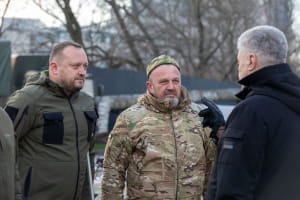 Порошенко передав підрозділам ЗСУ партію дронів-камікадзе