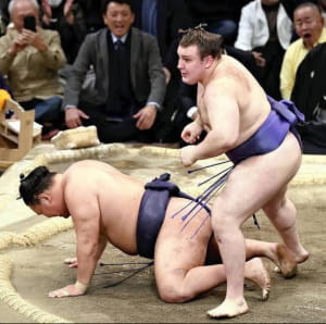 Данило Явгусишин, який виступає під іменем Aonishiki Arata