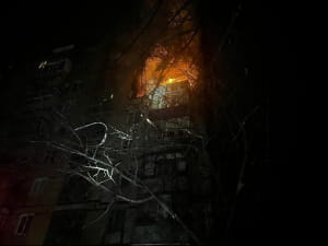 рф влучила в багатоповерхівку у Кривому Розі