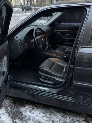 Автомобіль