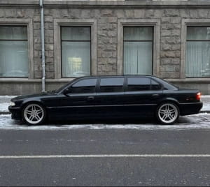 Автомобіль