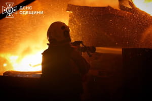 рф обстреляла промышленный объект в Одессе