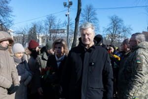 Порошенко почтил память Героев Небесной Сотни