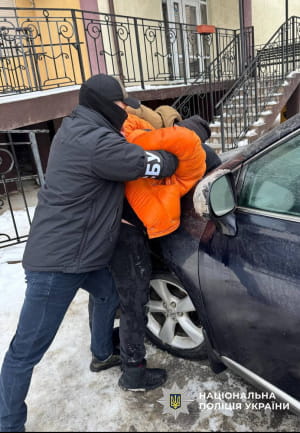 незаконно оформлював відстрочки 