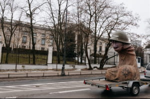 Скульптура путіна