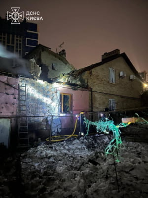 Последствия российского обстрела Киева