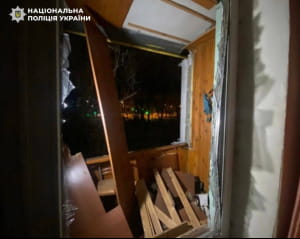 Полиция фиксирует последствия обстрела Киева