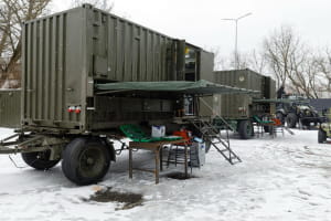 Порошенко передав підрозділам ЗСУ партію техніки