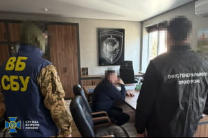 Посадовців СБУ затримали на хабарі