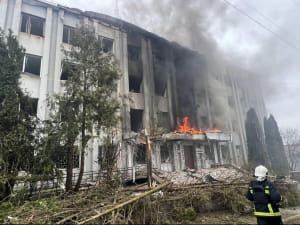 рф обстріляла військкомат у Сумах