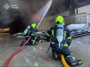 Масштабний пожежа на Київщині