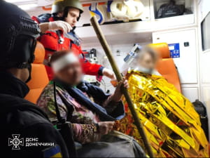 Рятувальні роботи на Донеччині після обстрілів рф